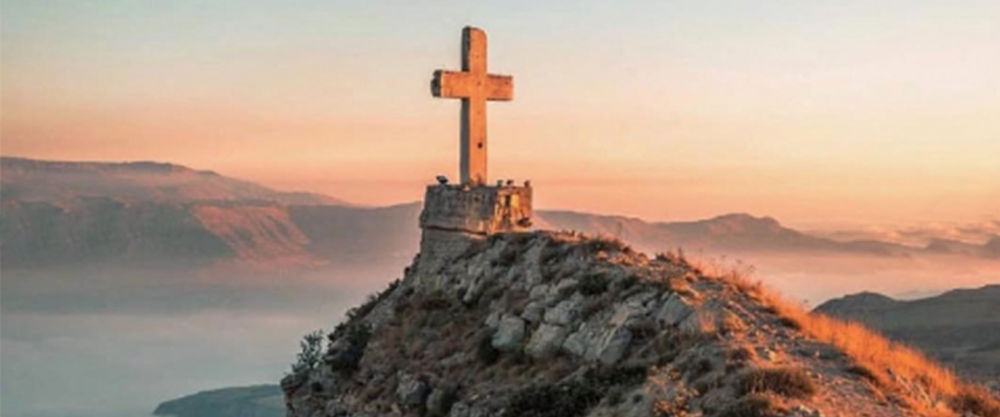 AKOURA LAKES, WATERFALLS