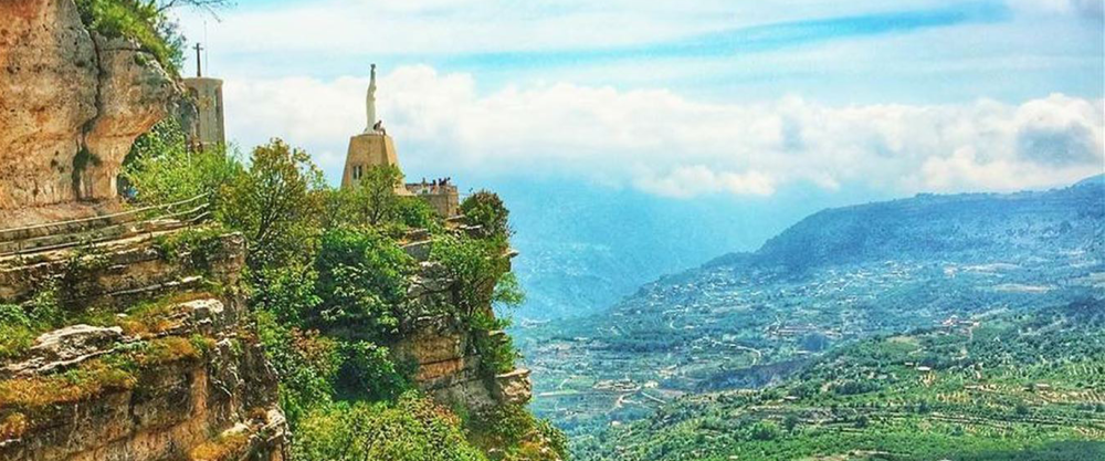 AKOURA LAKES, WATERFALLS